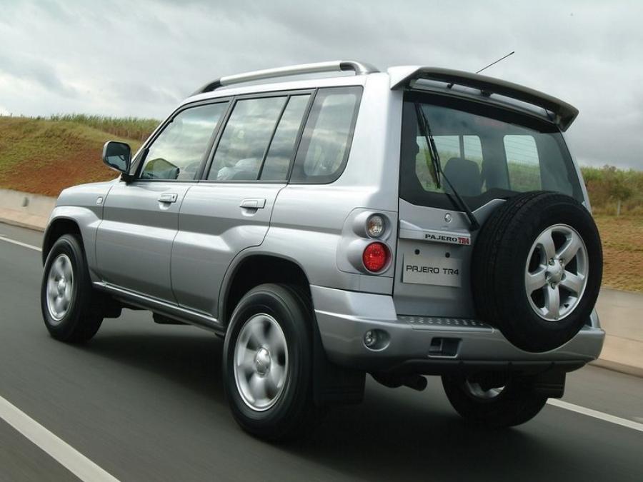  Mitsubishi Pajero TR4 2002 года  (фото 2 из 3)